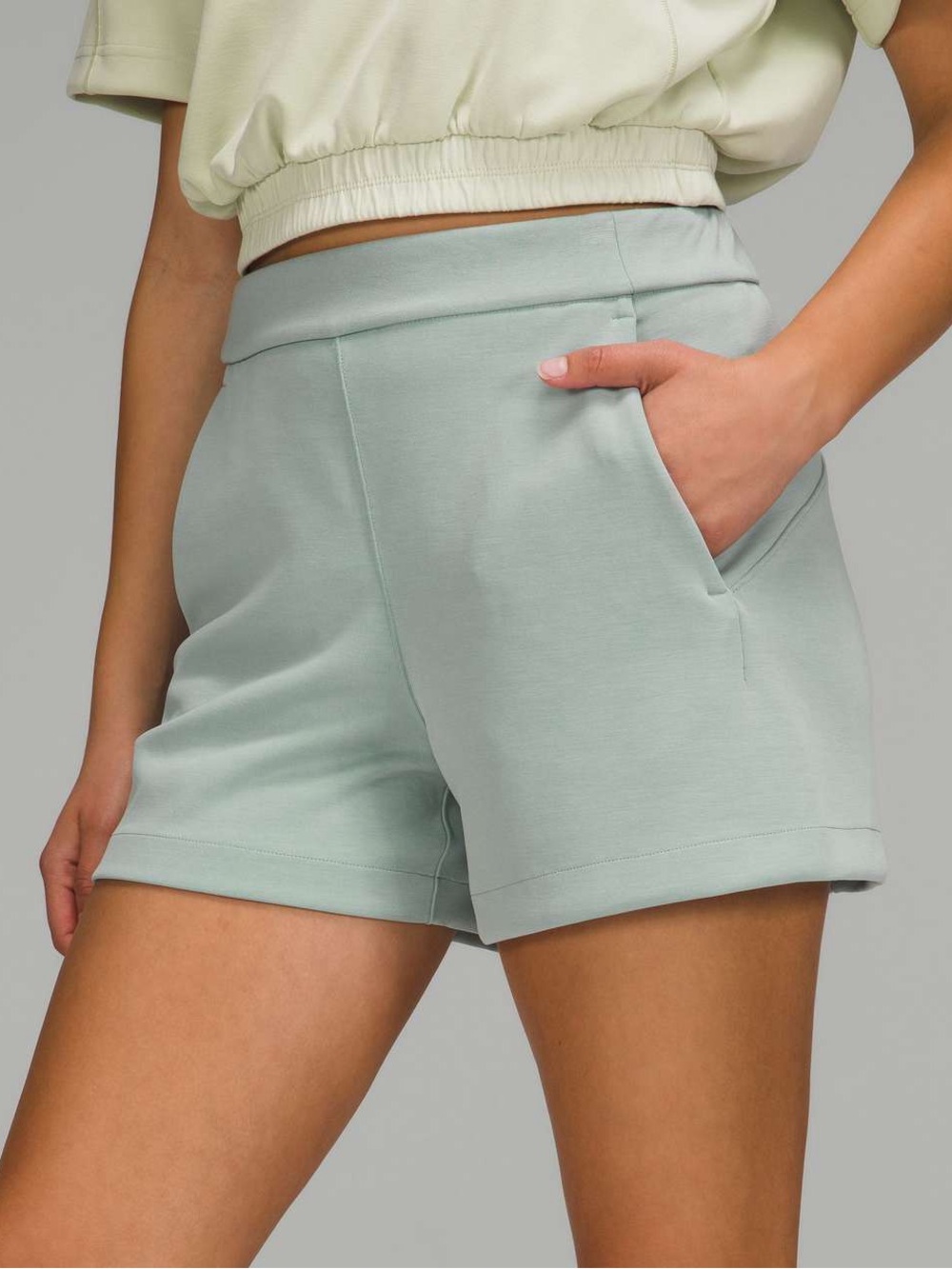 Lululemon Softstreme Relaxed Short 4" in Silver Blue